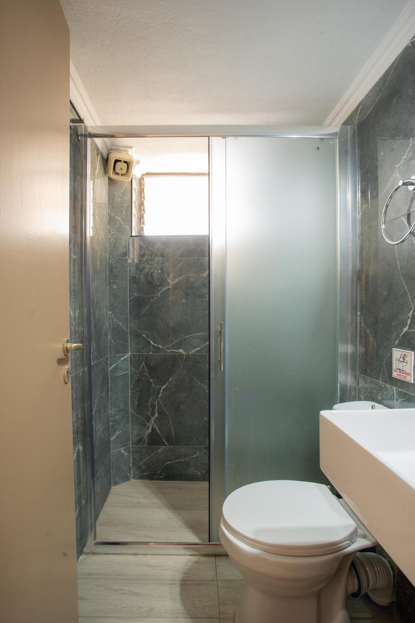 Eros Appartments กาลามิตซี ภายนอก รูปภาพ
